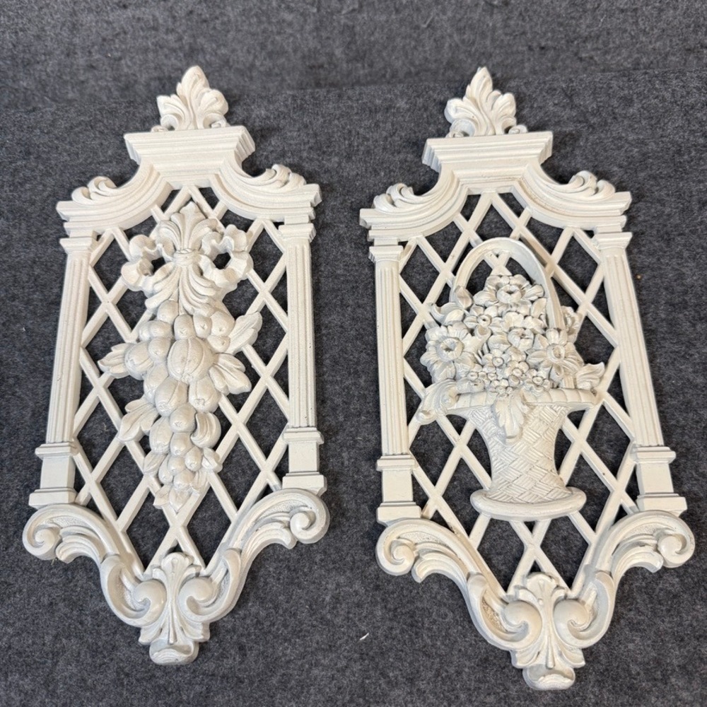 Vintage 1971 Dart Industries Wall Plaques Set 2 Grapes Floral White 7212 7215